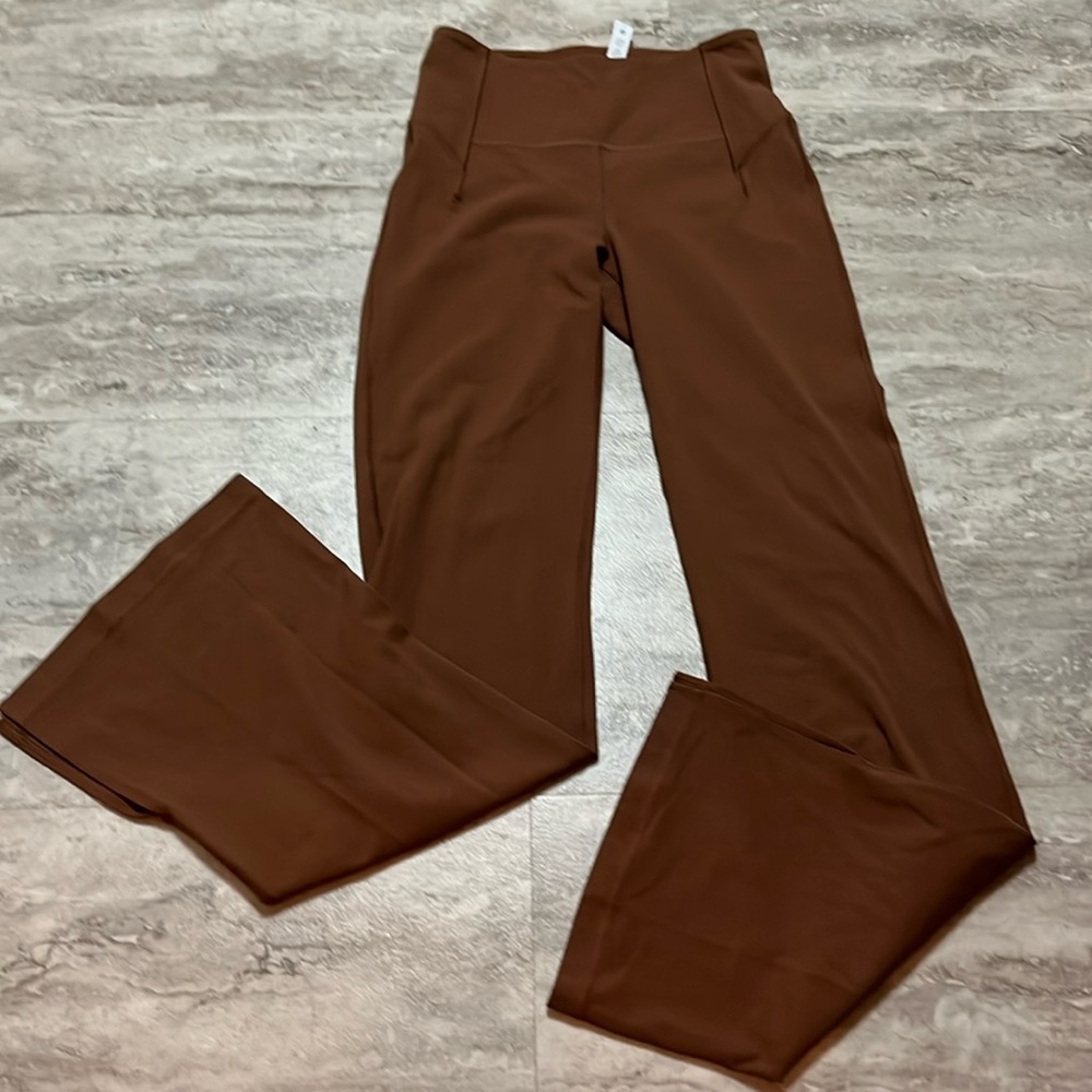 Lululemon high rise flare yoga pants size 6 NWOT